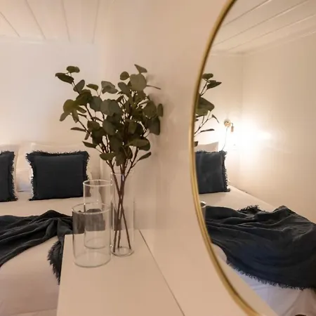 Beautiful 1 Bedroom In Διαμέρισμα