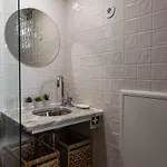 Beautiful 1 Bedroom In דירה *