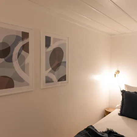 Beautiful 1 Bedroom In *